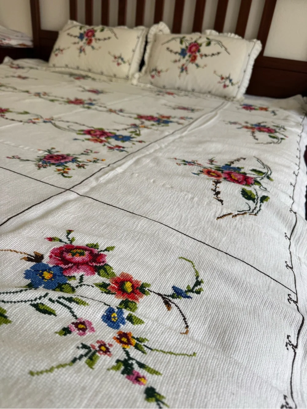 Floral Embroidered White Cotton Bedspread with Pillow Shams